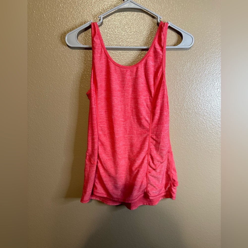 Size 6 lululemon tank